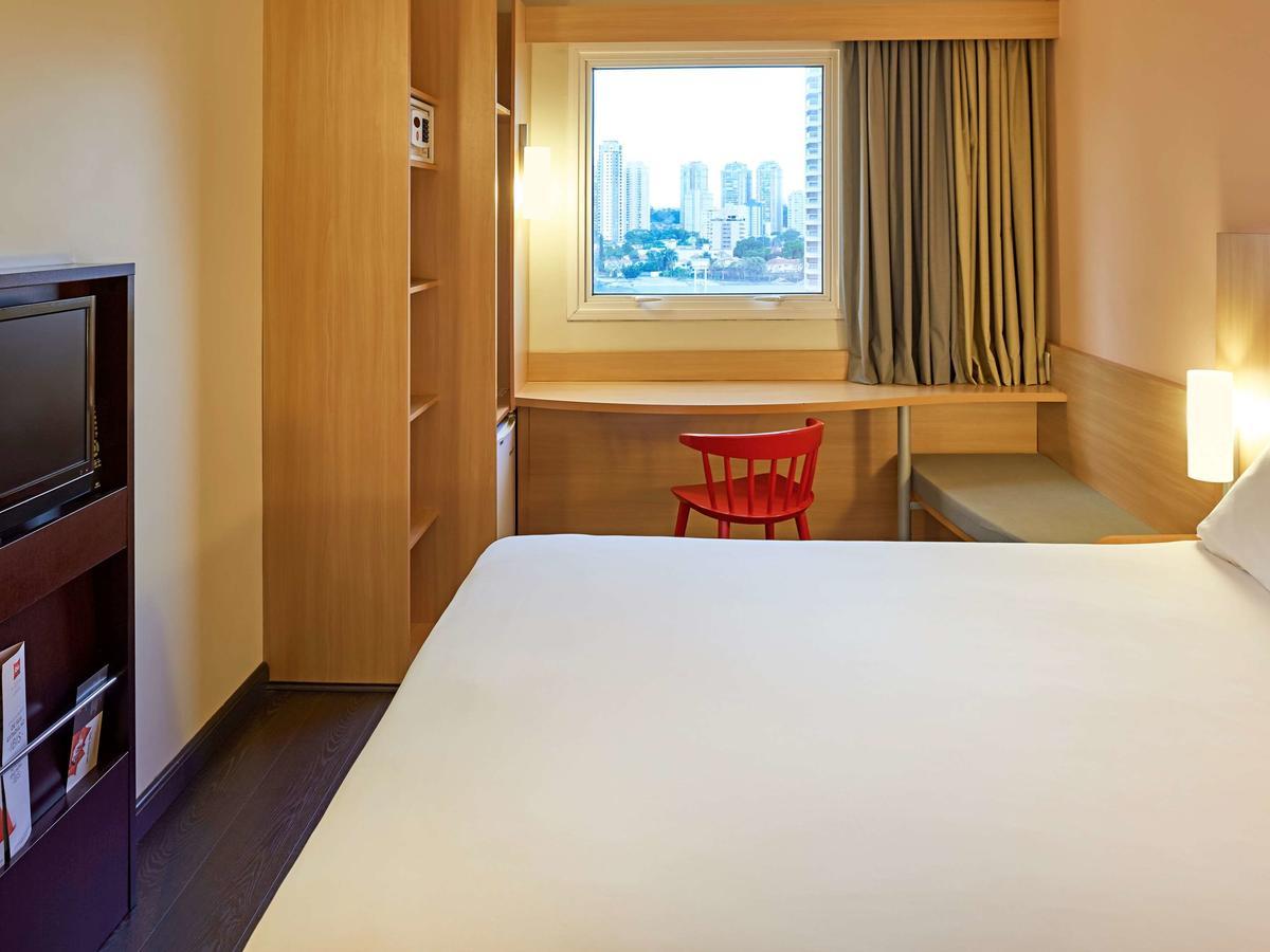 Ibis Sao Paulo Morumbi Rum bild